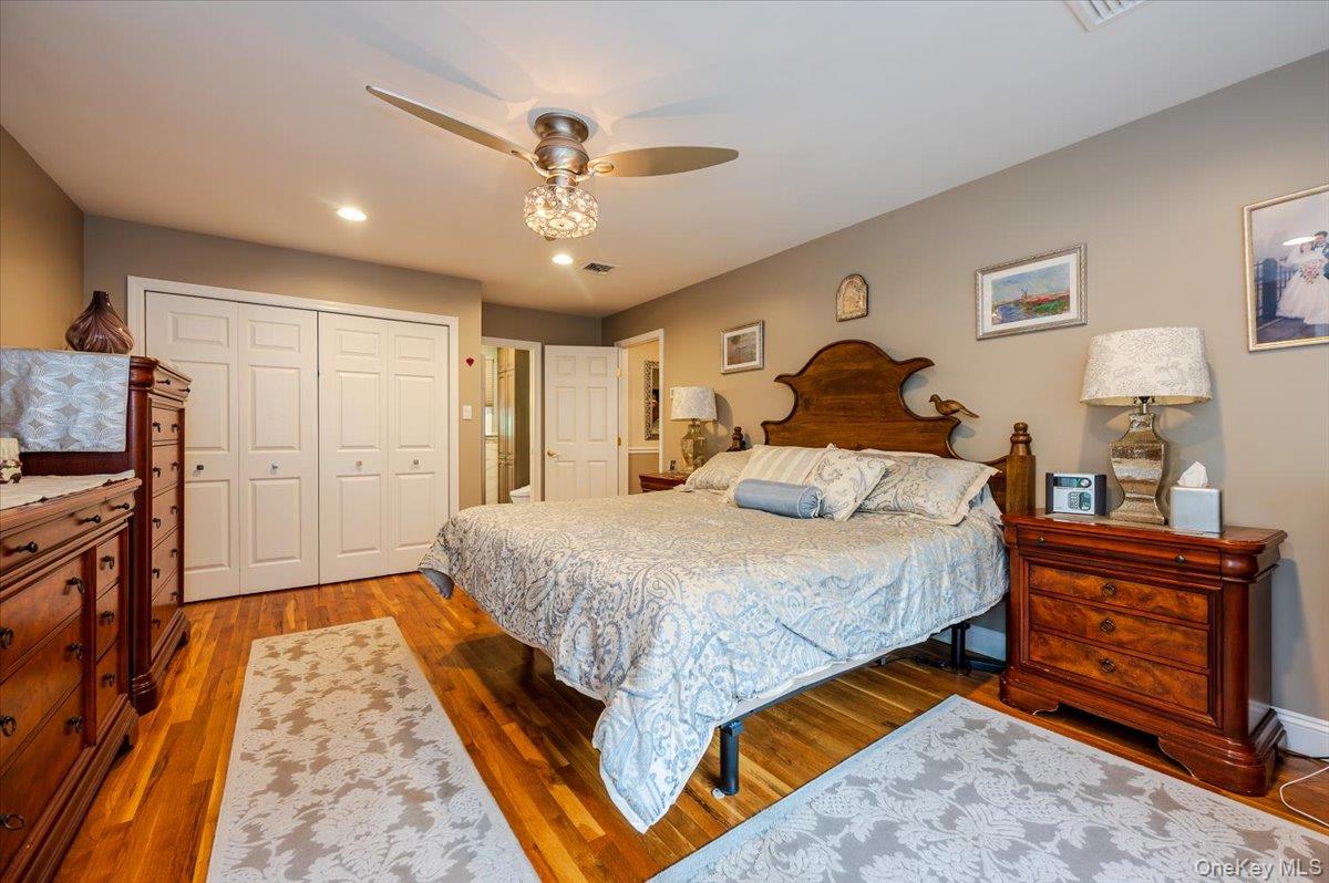 #19 photo, 677 Meadow Road, Smithtown , NY 11787