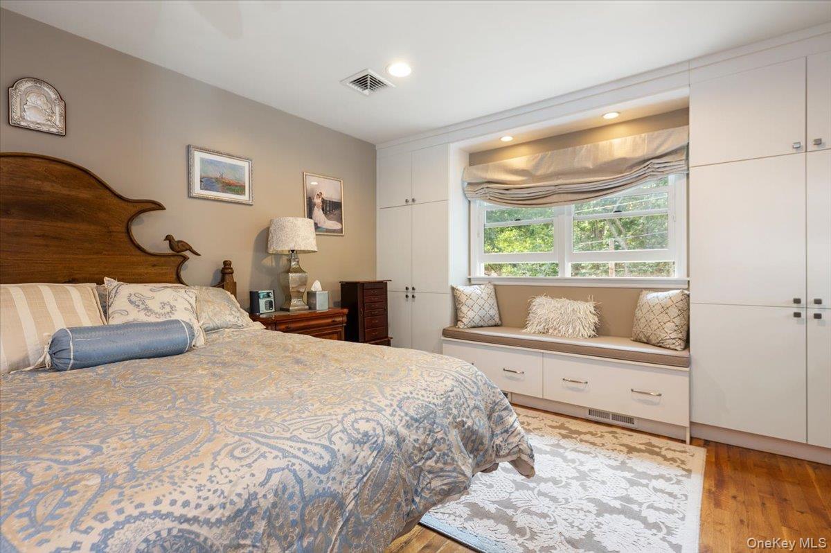 #20 photo, 677 Meadow Road, Smithtown , NY 11787