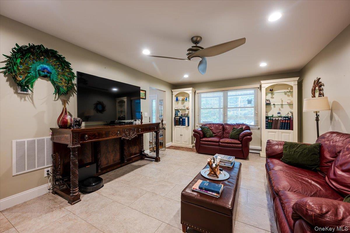 #7 photo, 677 Meadow Road, Smithtown , NY 11787