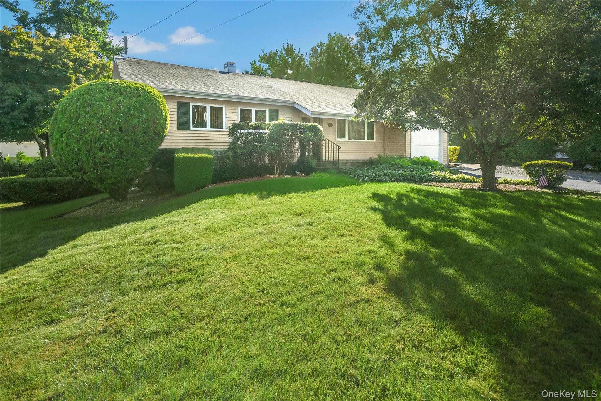 #1 photo, 27 7th Avenue, سوفولك Kings Park , NY 11754