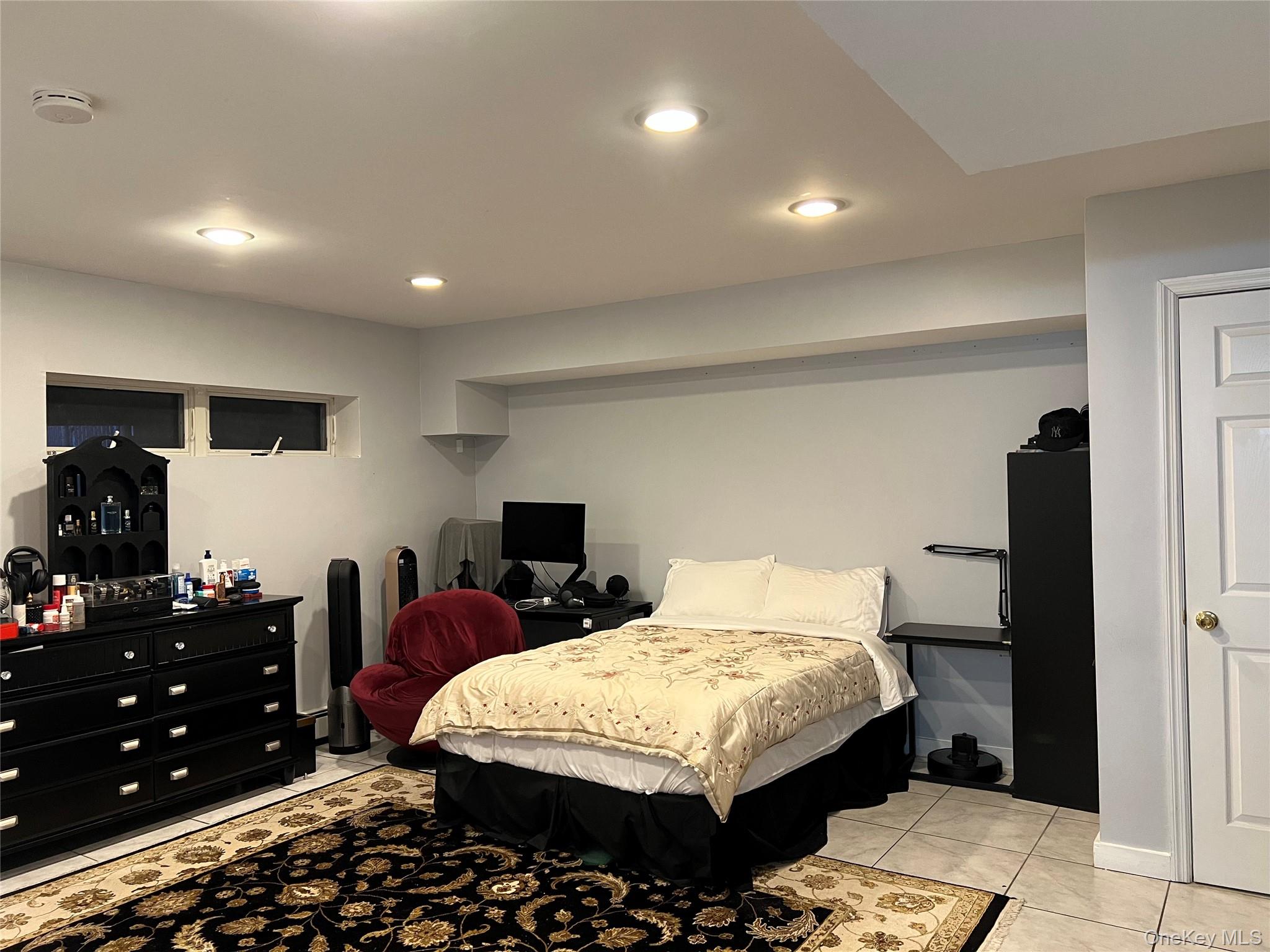 #11 photo, 204 Outlook Avenue, Bronx , NY 10465