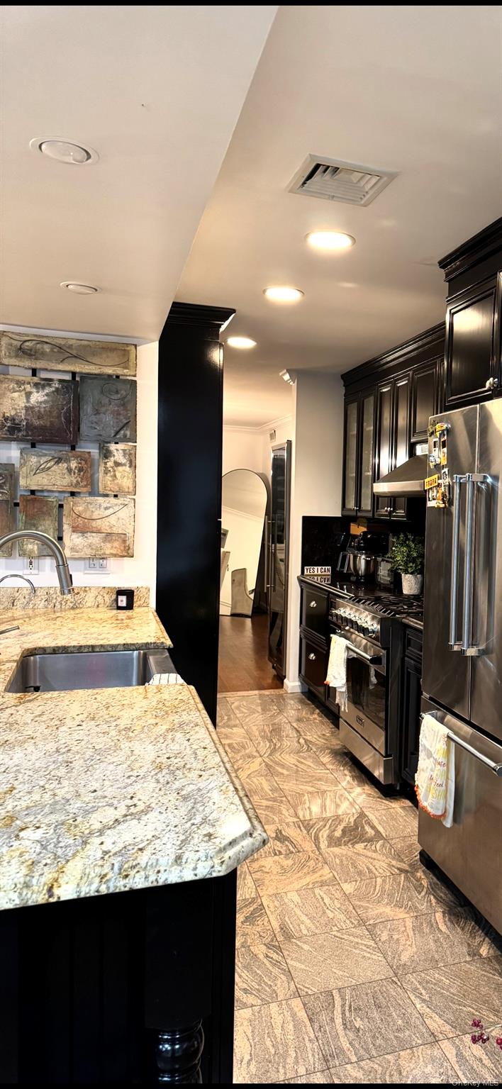 #6 photo, 204 Outlook Avenue, Bronx , NY 10465