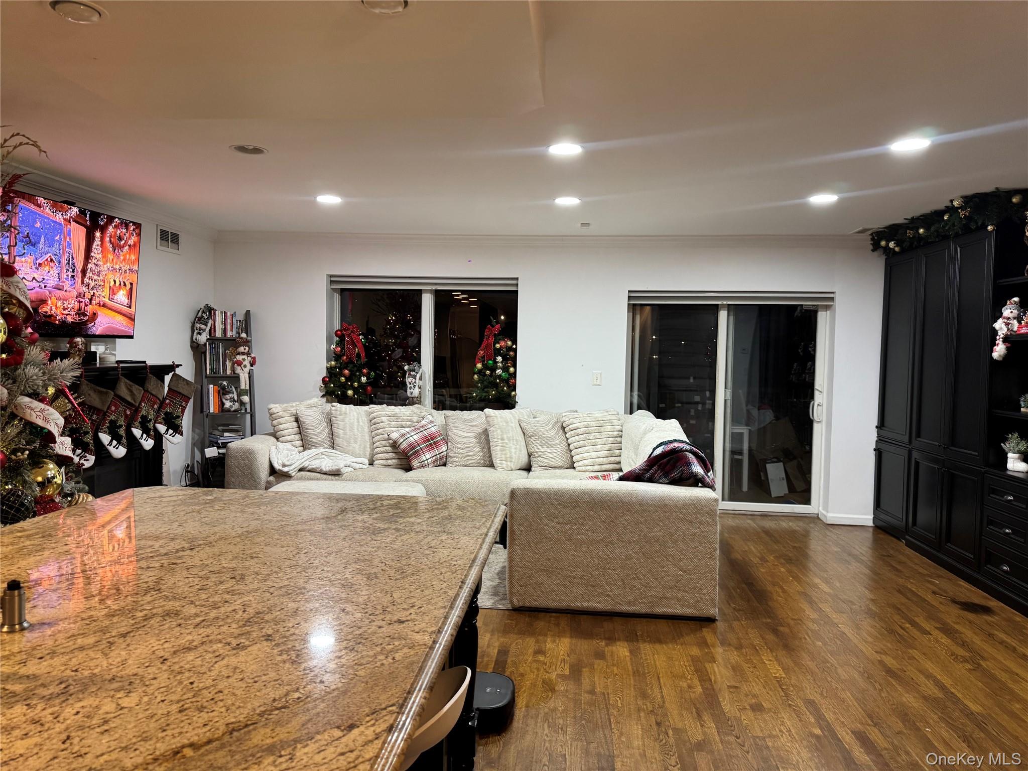 #9 photo, 204 Outlook Avenue, Bronx , NY 10465