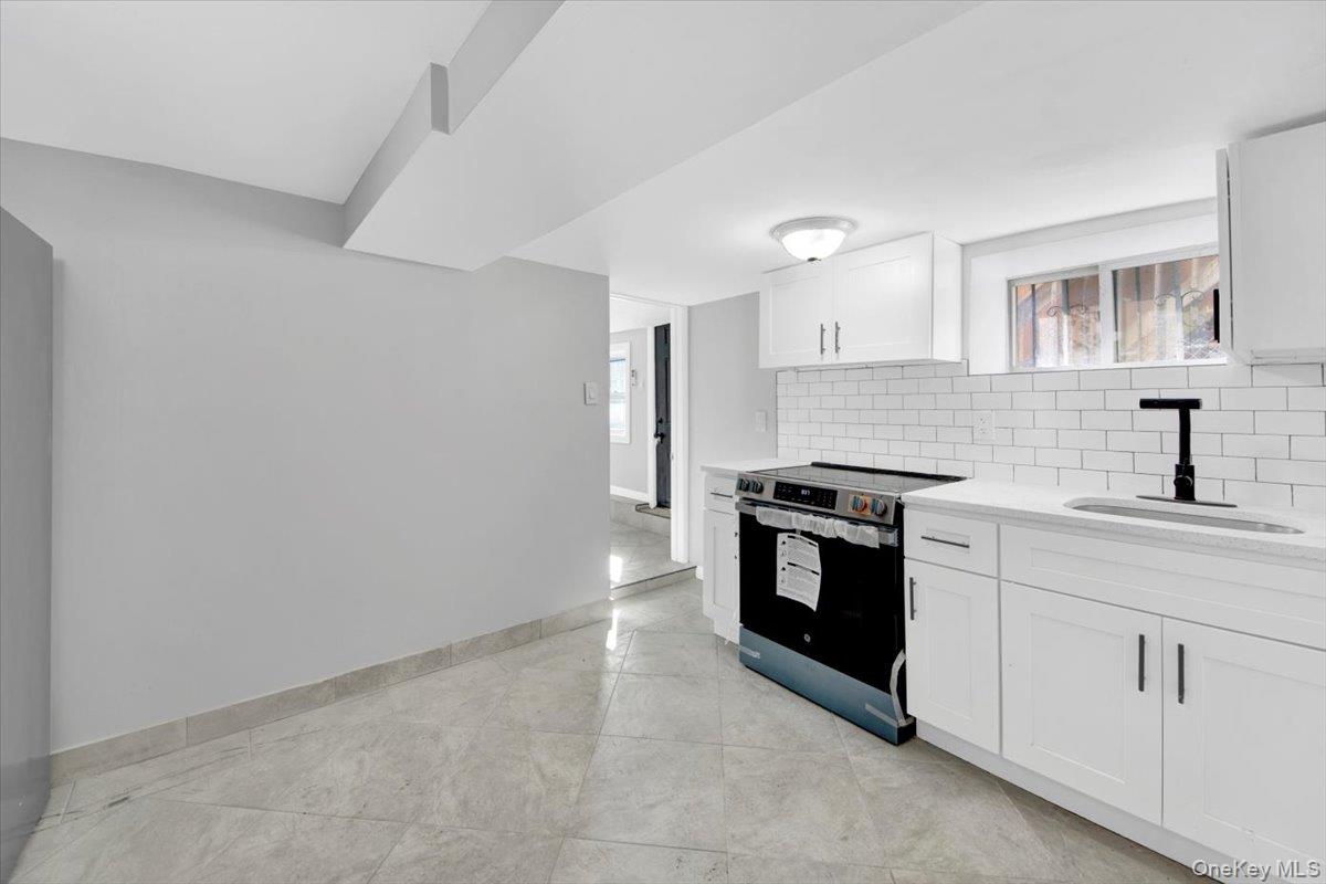 #18 photo, 216 Pugsley Avenue, Bronx , NY 10473