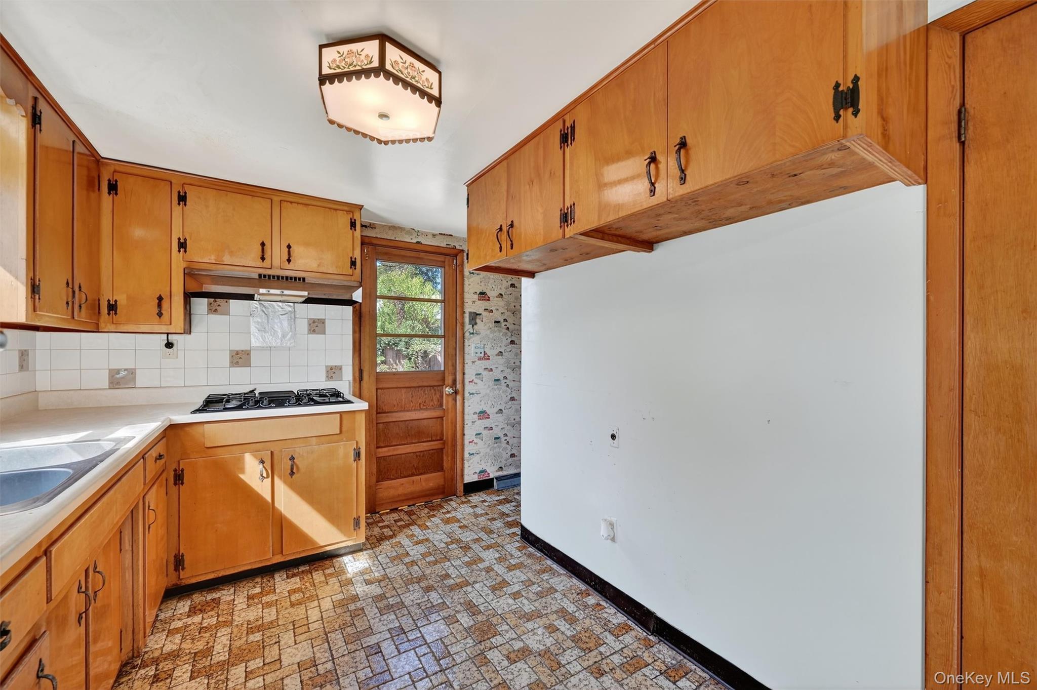 #8 photo, 11 Hudson Drive, New Windsor , NY 12553