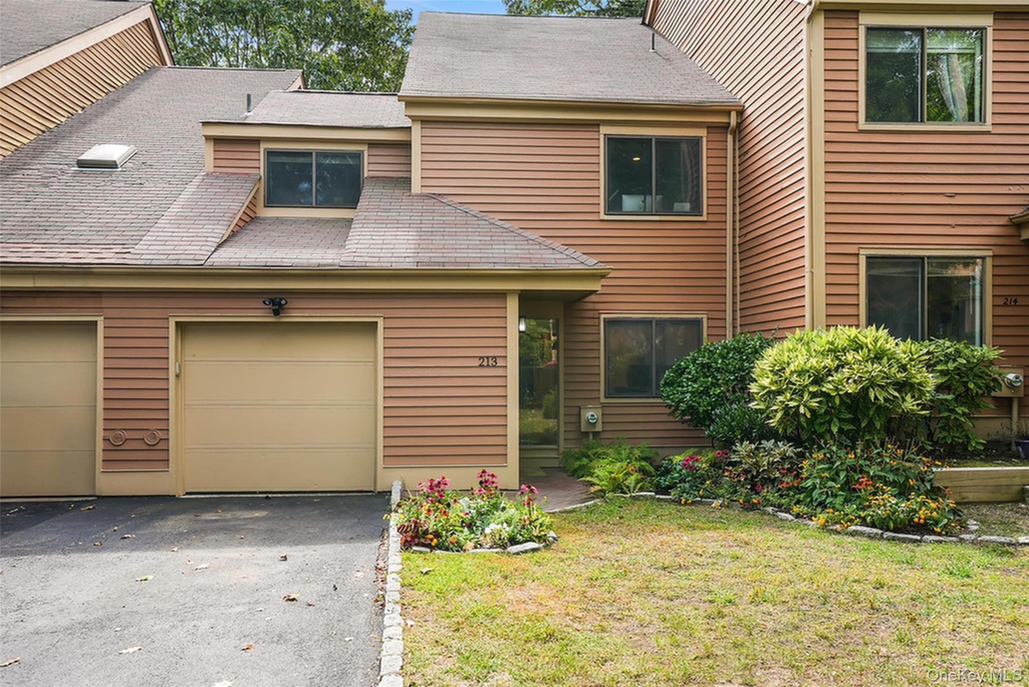 #1 photo, 213 Treetop Crescent, Rye Brook , NY 10573