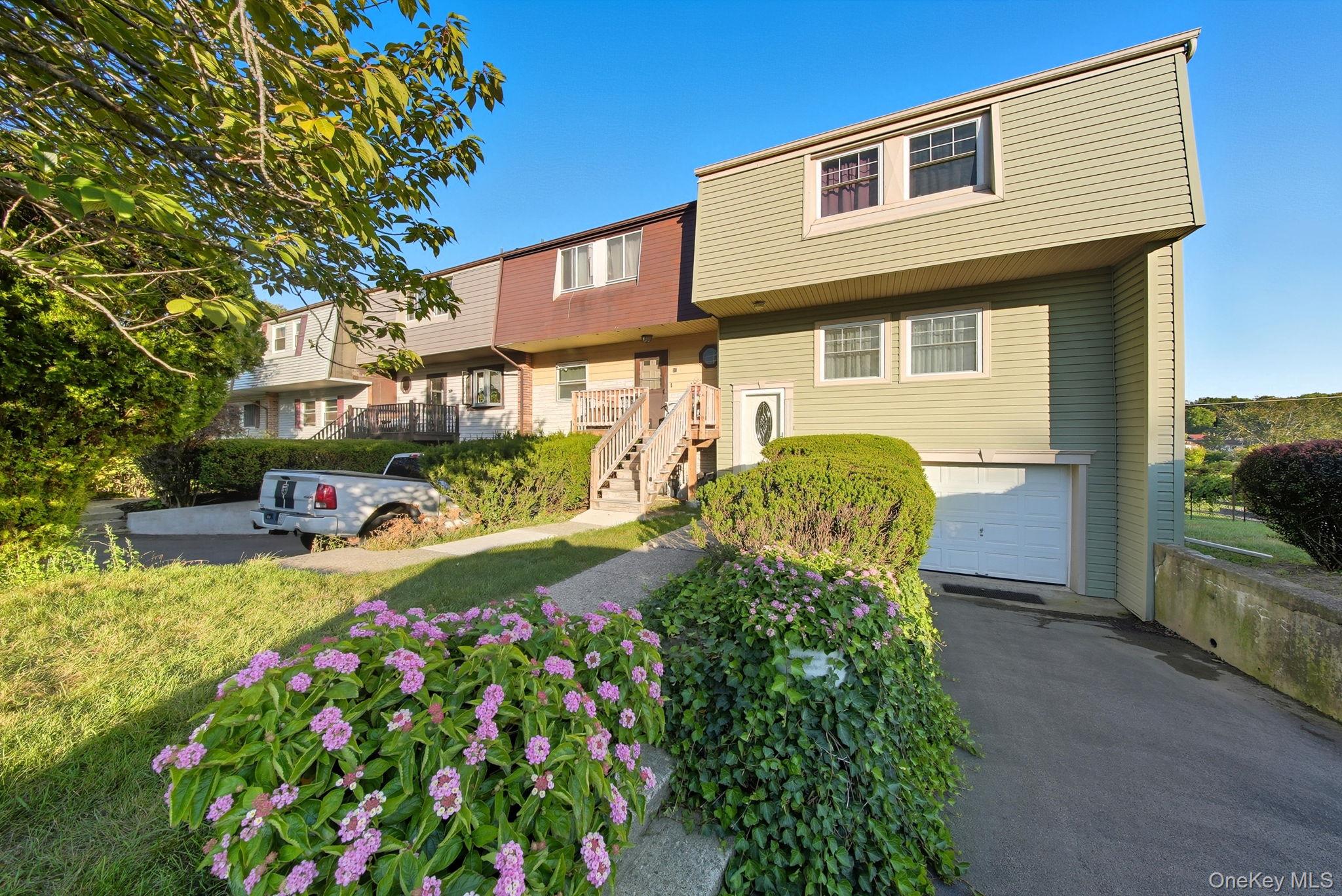 #1 photo, 33 Red Barn Lane, Middletown , NY 10940