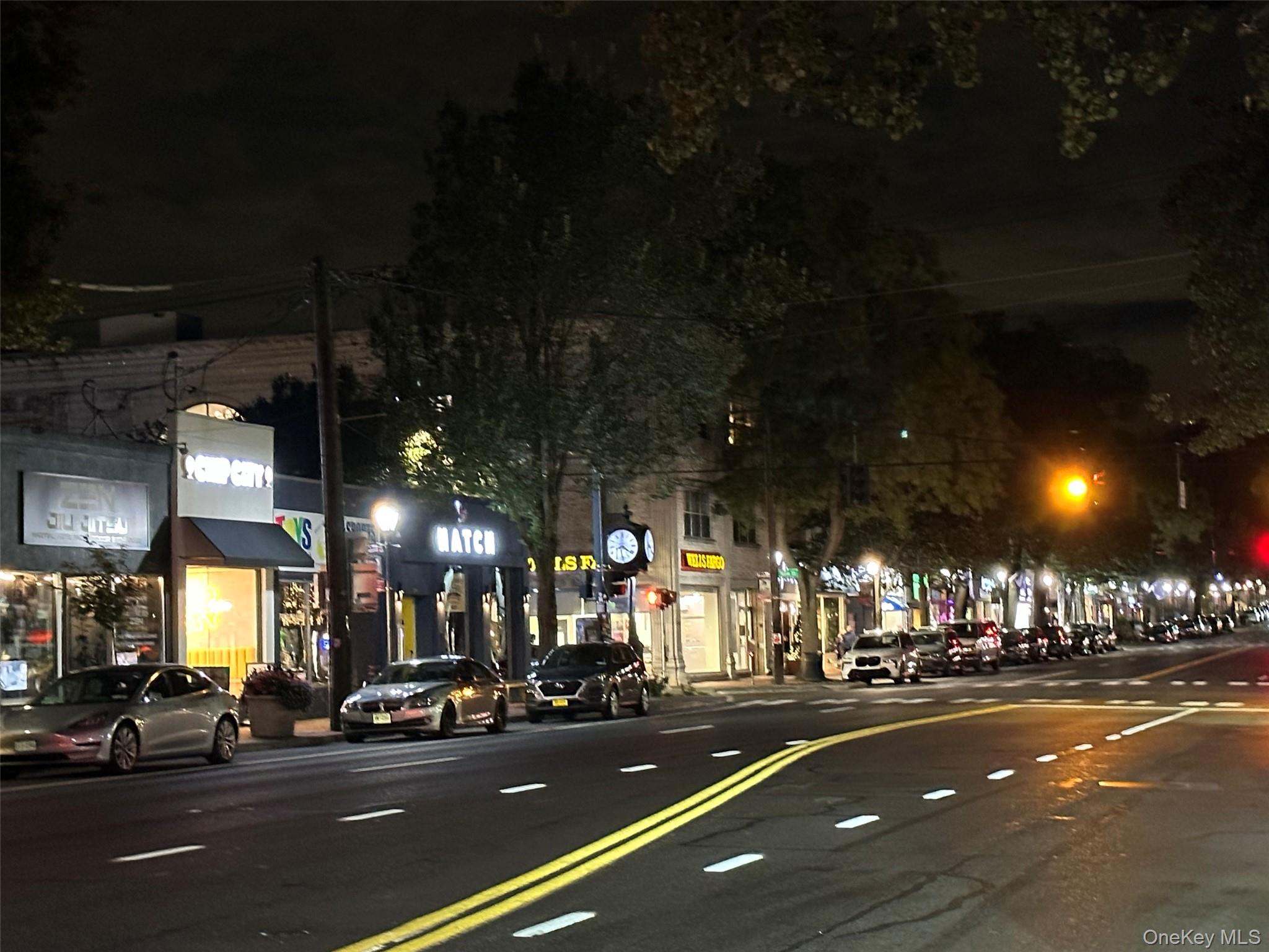 #2 photo, 357 New York Avenue, サフォーク郡 Huntington , NY 11743