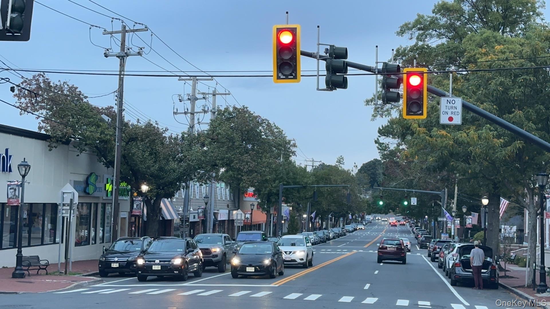 #3 photo, 357 New York Avenue, サフォーク郡 Huntington , NY 11743