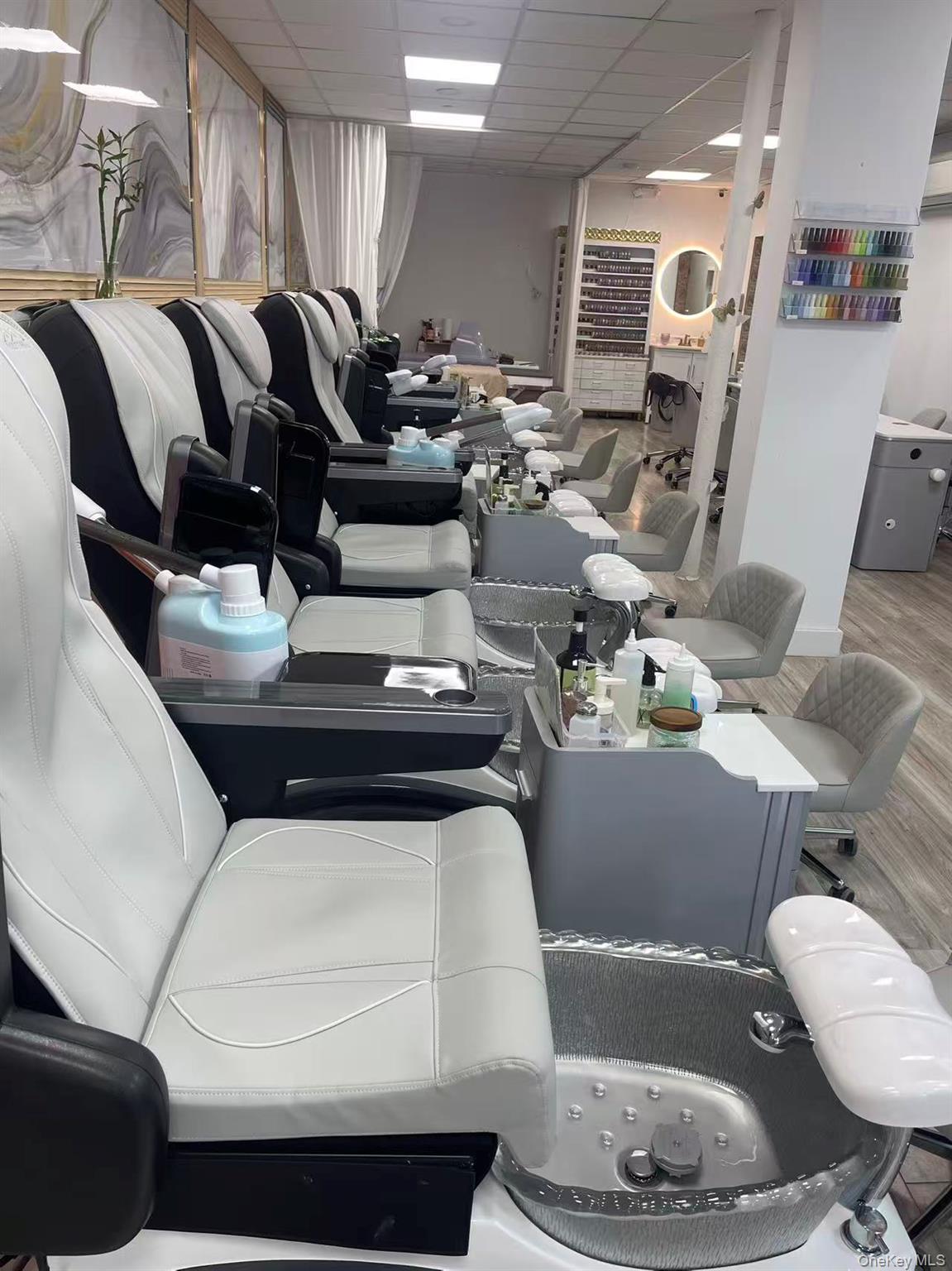 #4 photo, 357 New York Avenue, サフォーク郡 Huntington , NY 11743