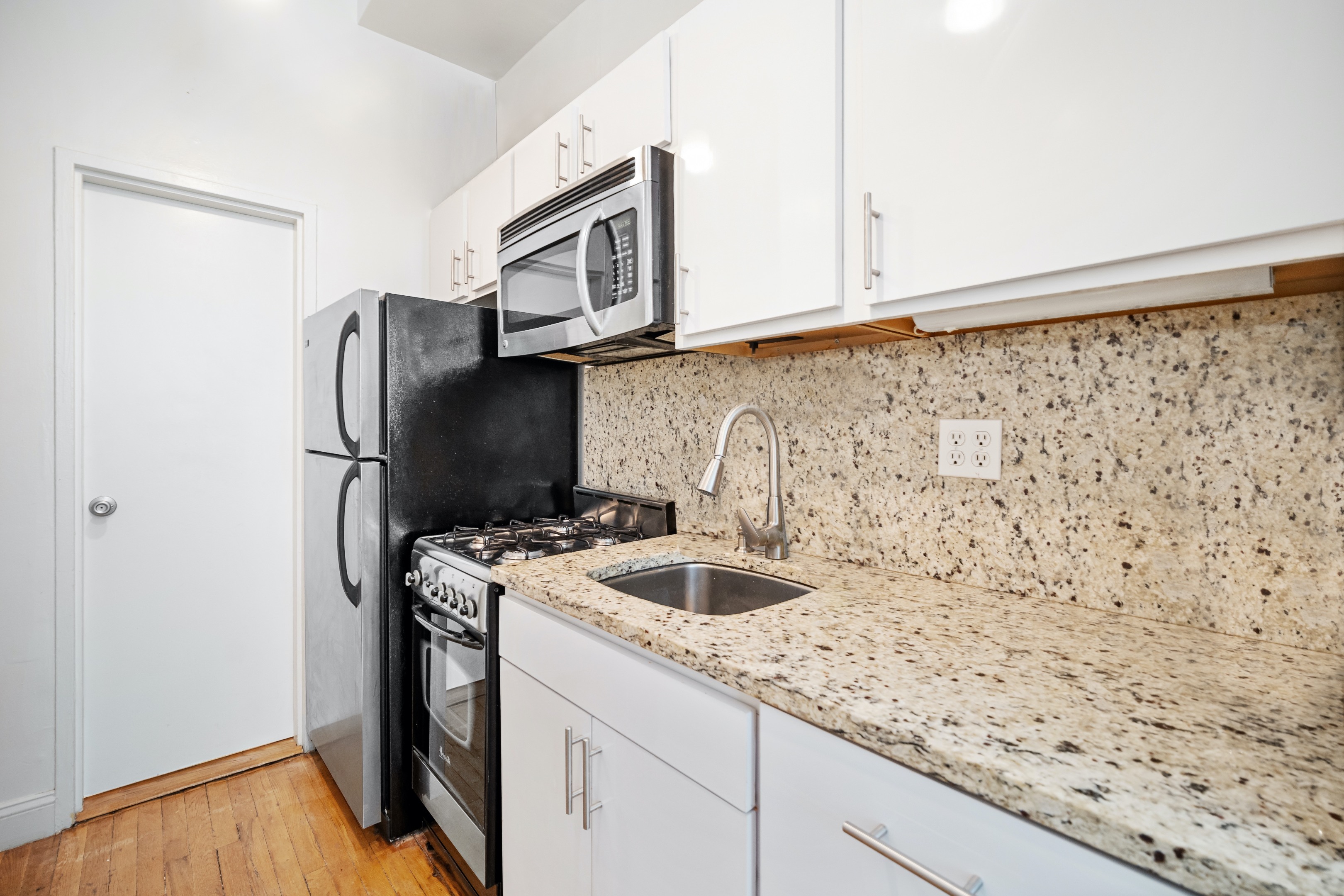 #5 photo, 430 E 87TH Street, マンハッタン Yorkville , NY 10128