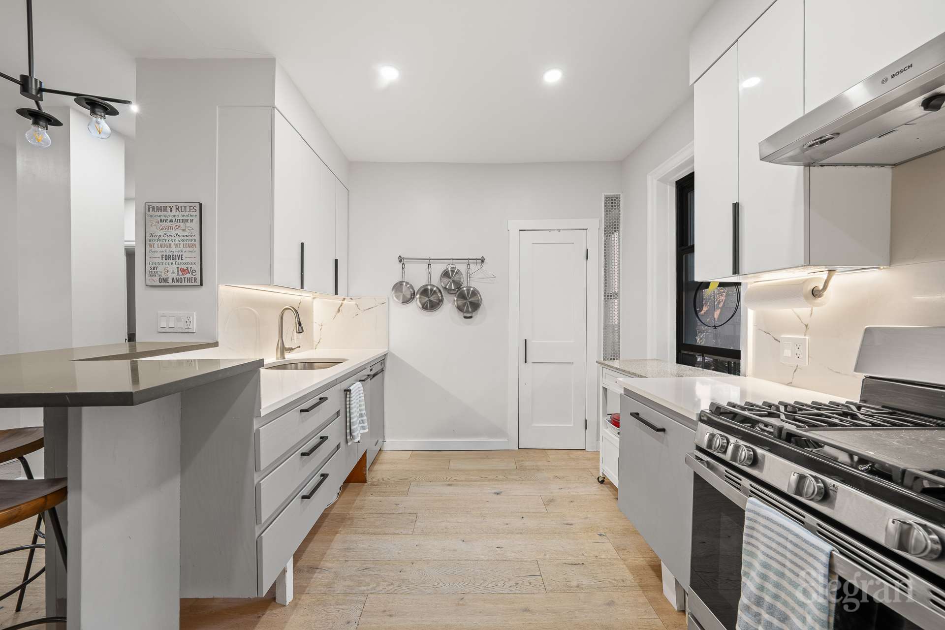 #4 photo, 504 Grand Street, Lower East Side , NY 10002-0973