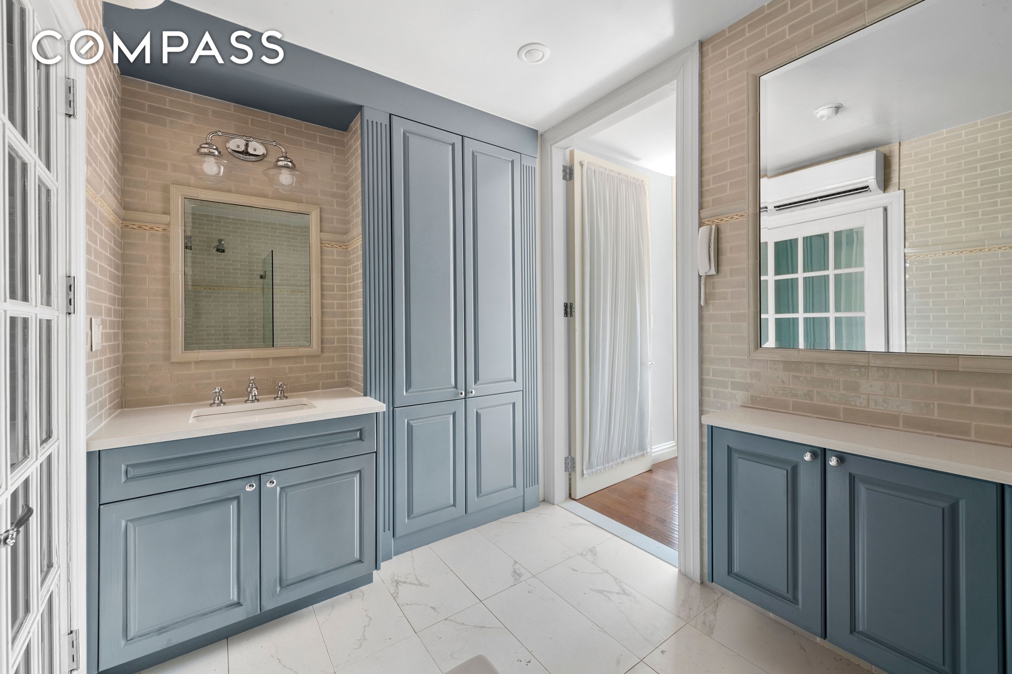 #10 photo, 393 W 49th Street, マンハッタン Hell's Kitchen , NY 10019