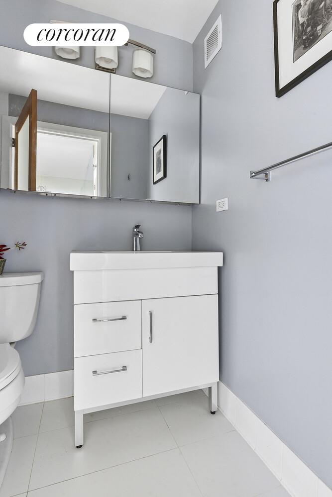 #9 photo, 445 5TH Avenue, Midtown , NY 10016