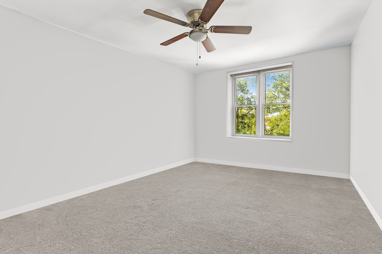 #12 photo, 65-15 ALDERTON Street, Rego Park , NY 11374