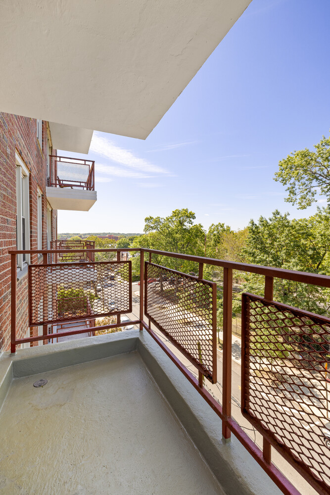 #5 photo, 65-15 ALDERTON Street, Rego Park , NY 11374