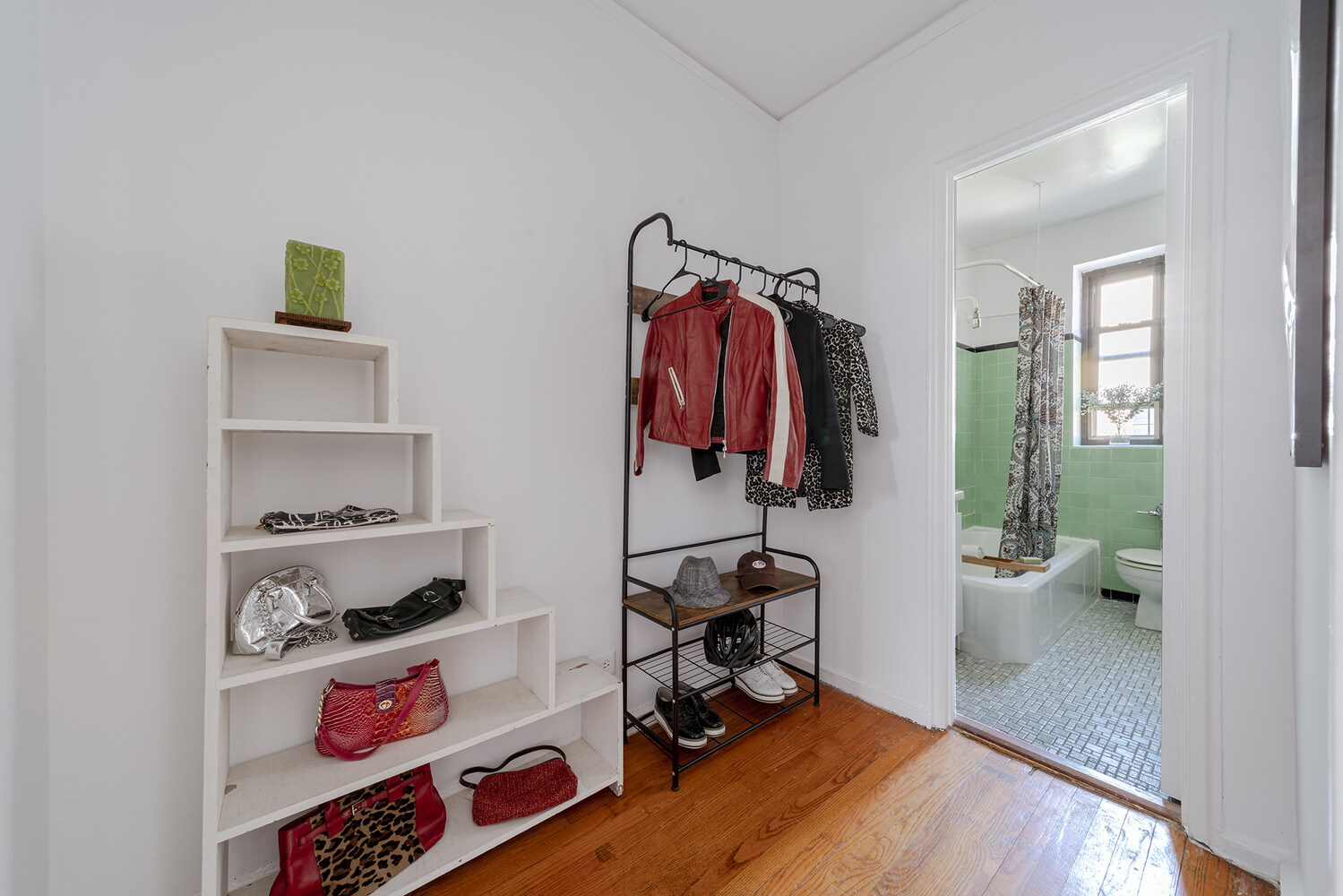 #11 photo, 251 SEAMAN Avenue, Inwood , NY 10034