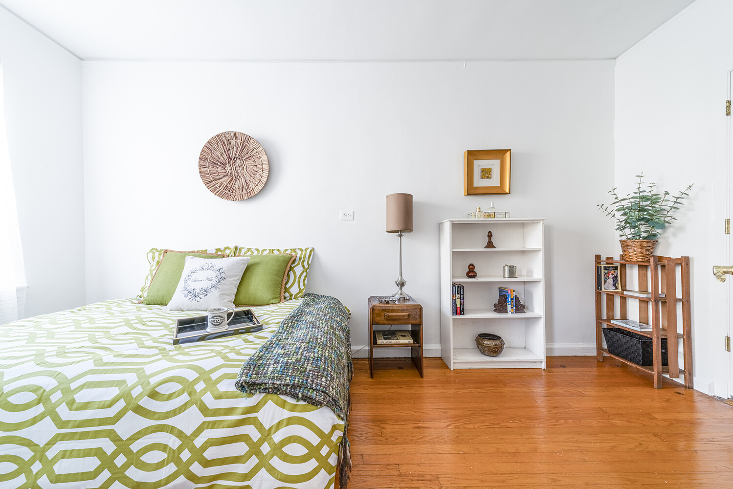 #9 photo, 251 SEAMAN Avenue, Inwood , NY 10034