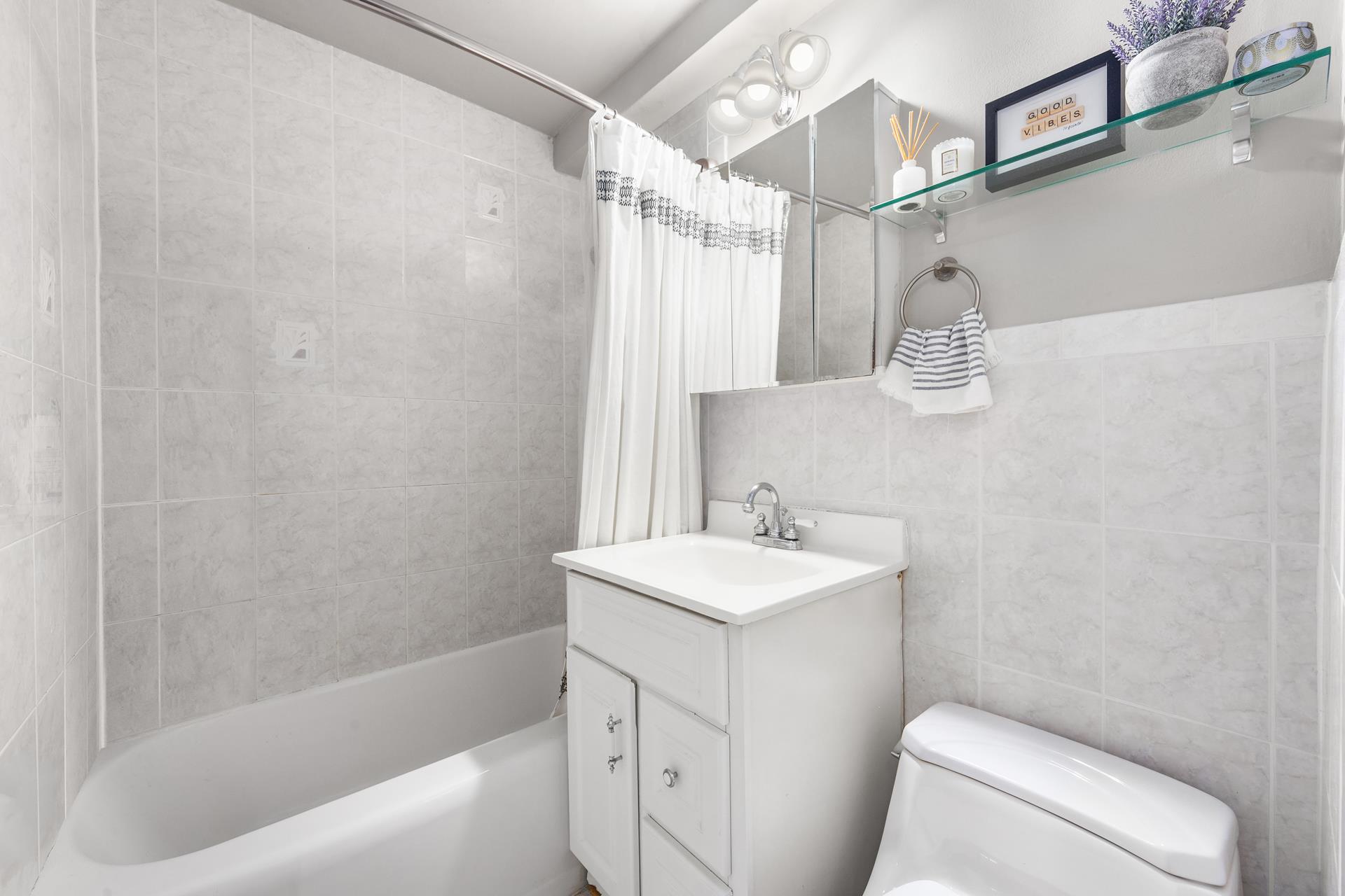 #6 photo, 233 E 69TH Street, Lenox Hill , NY 10021