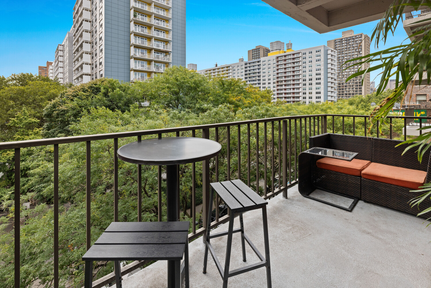 #1 photo, 552 LAGUARDIA Place, मैनहटन Greenwich Village , NY 10012