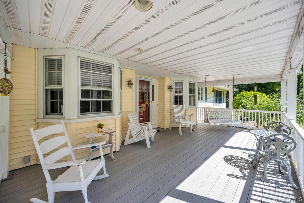 #1 photo, 42 Sands Lane, सफ़ोक काउंटी Port Jefferson , NY 11777