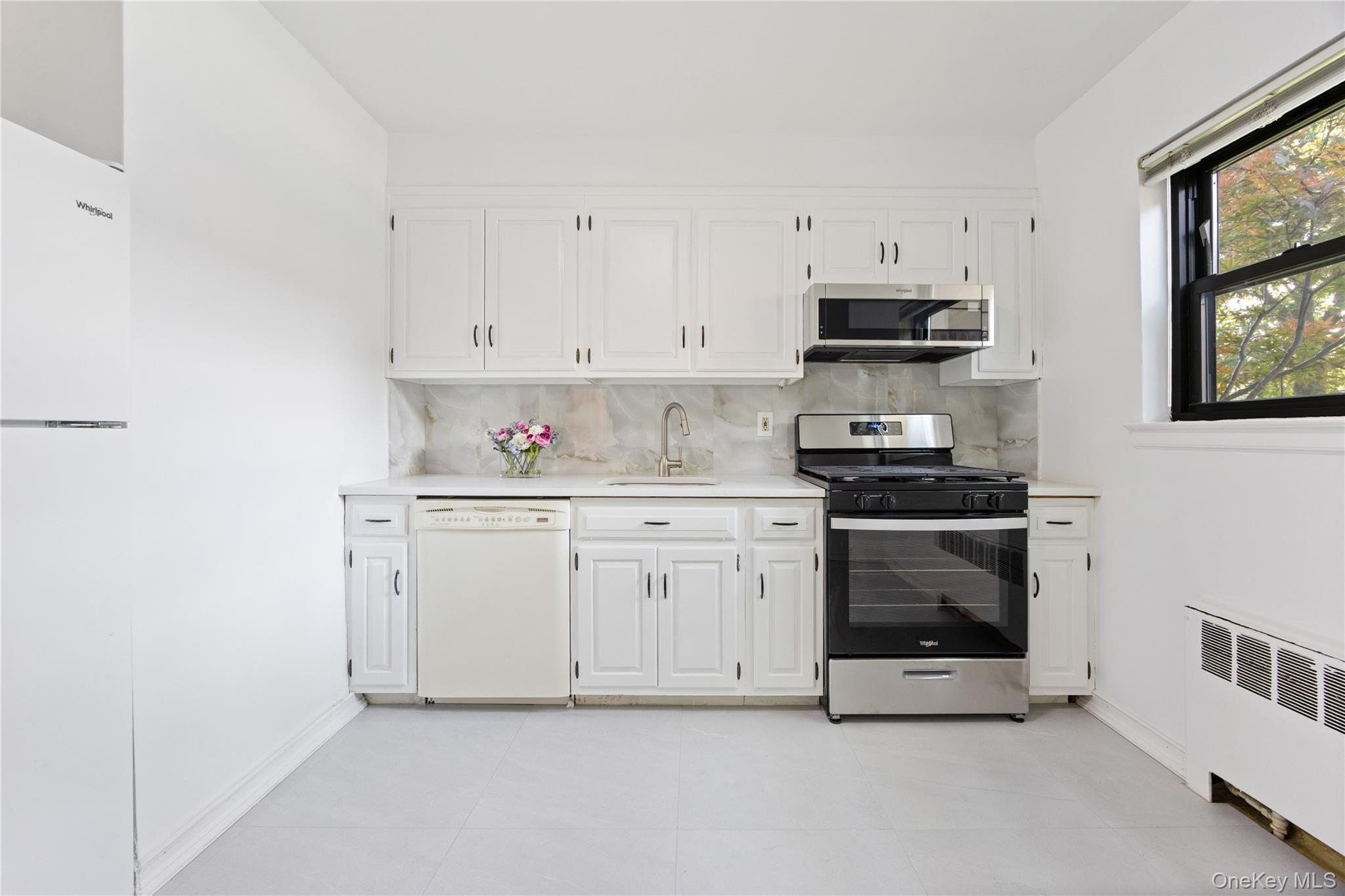 #8 photo, 73-08 220th Street, クイーンズ区 Oakland Gardens , NY 11364