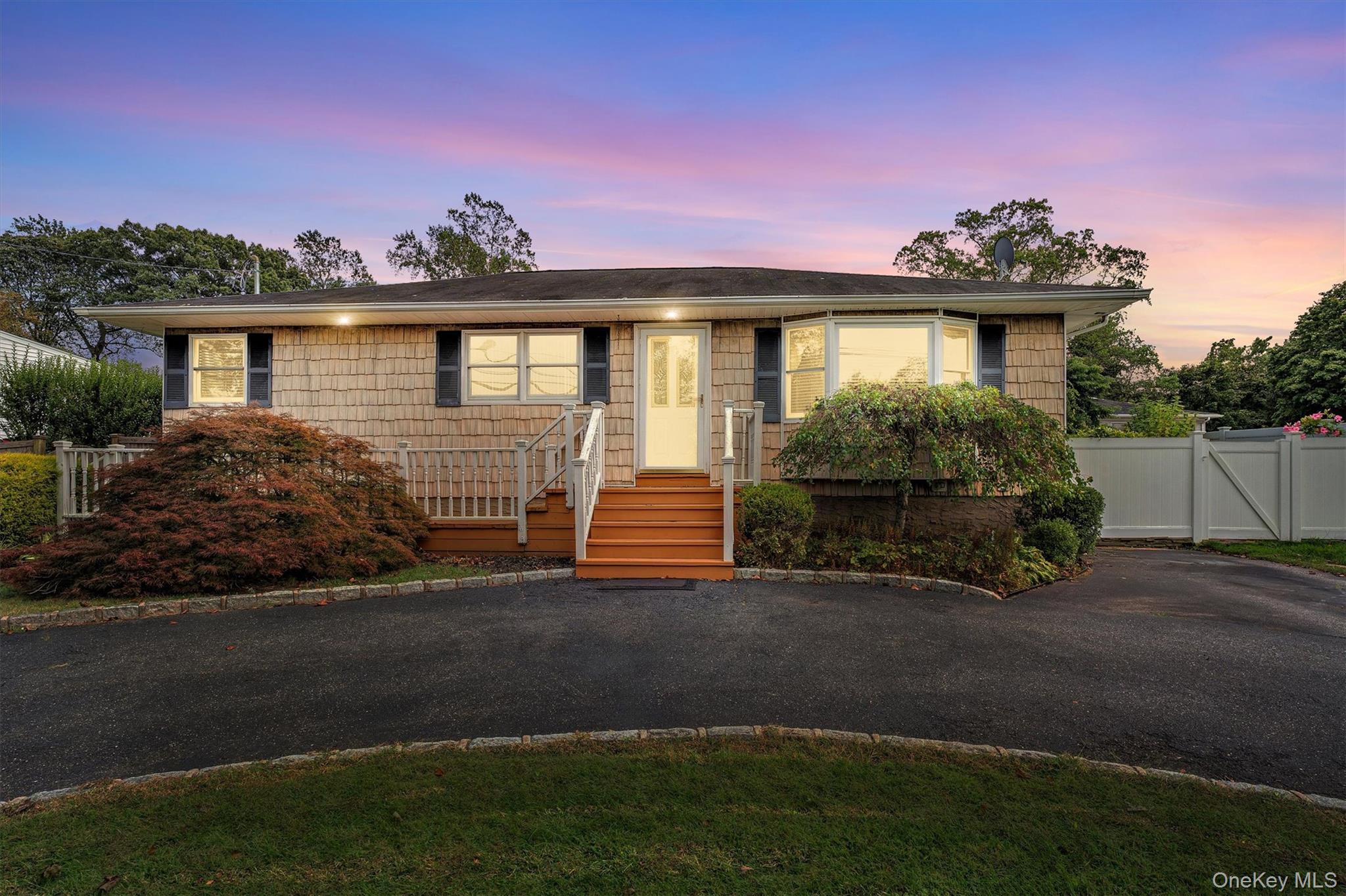 #1 photo, 207 Juniper Road, 东长岛 Kings Park , NY 11754