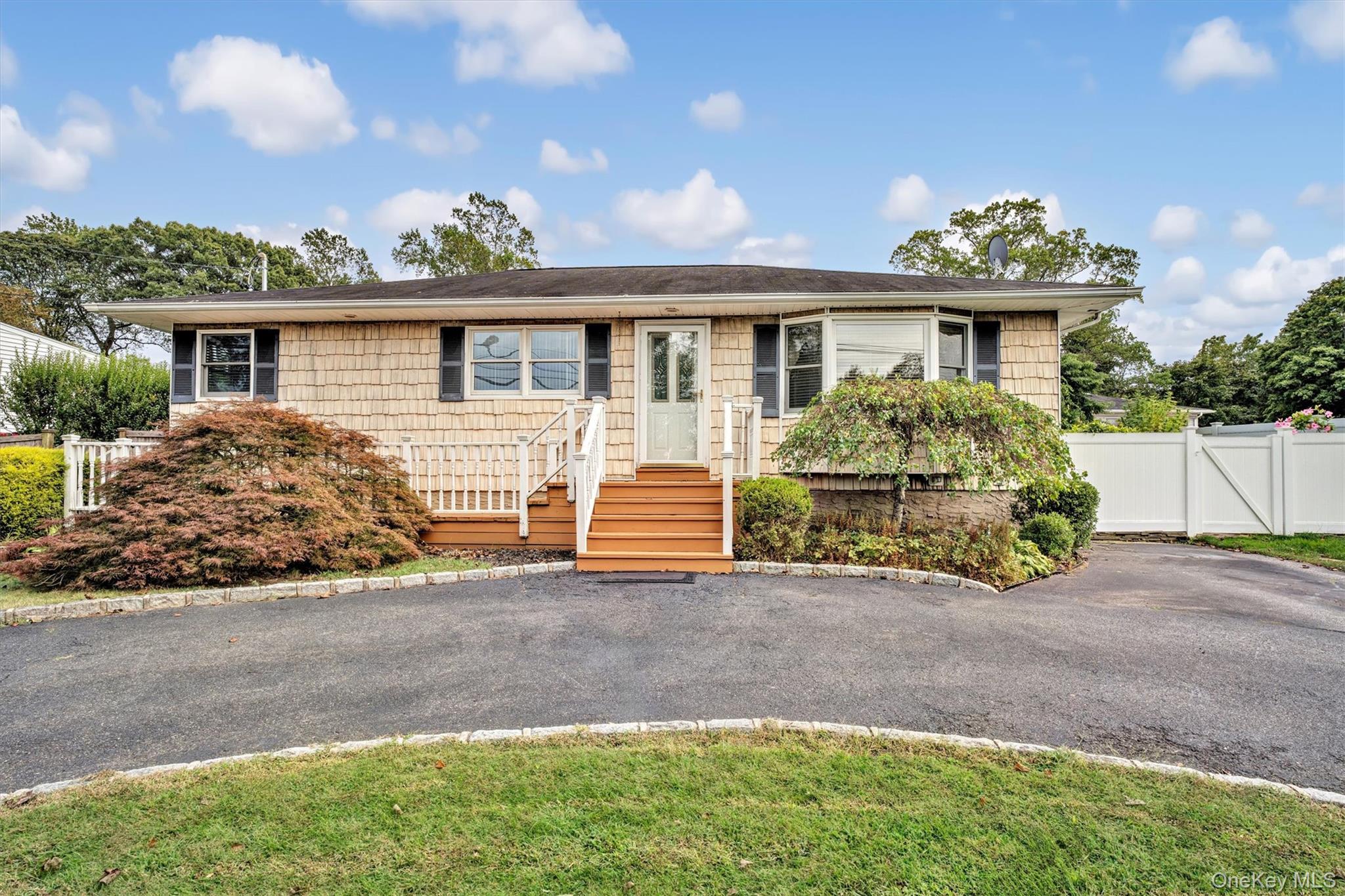 #3 photo, 207 Juniper Road, 东长岛 Kings Park , NY 11754