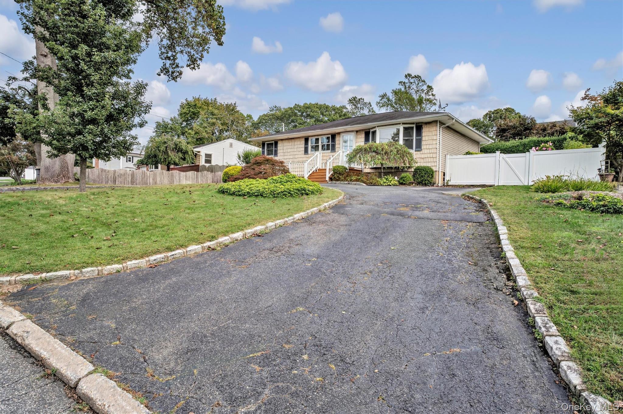 #7 photo, 207 Juniper Road, 东长岛 Kings Park , NY 11754