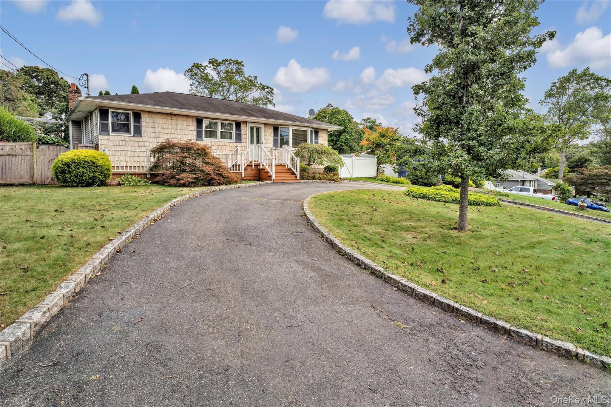 #8 photo, 207 Juniper Road, 东长岛 Kings Park , NY 11754