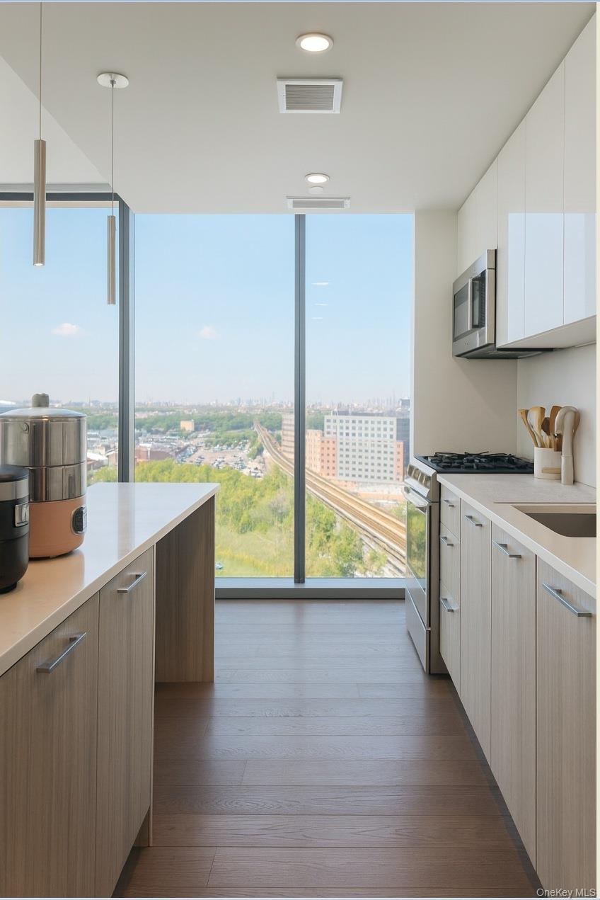 #11 photo, 131-03 40th Road, Flushing , NY 11354