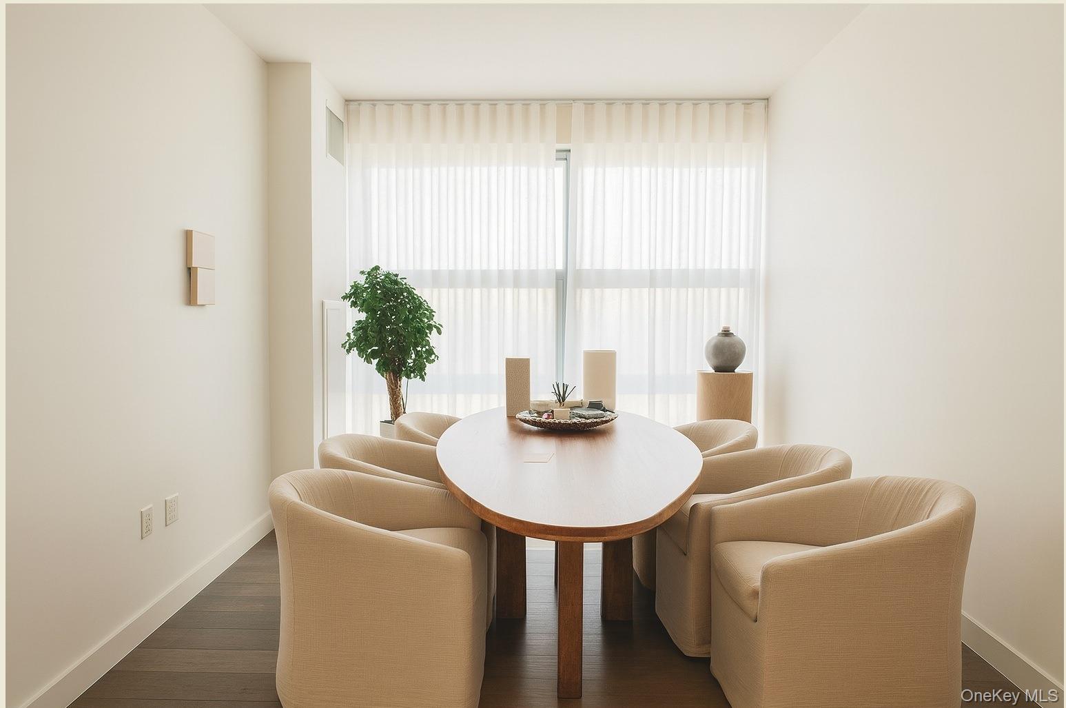 #12 photo, 131-03 40th Road, Flushing , NY 11354