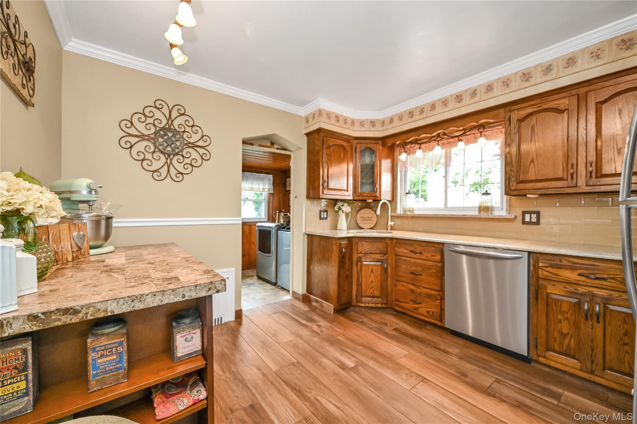 #9 photo, 39 Morris Parkway, Valley Stream , NY 11580