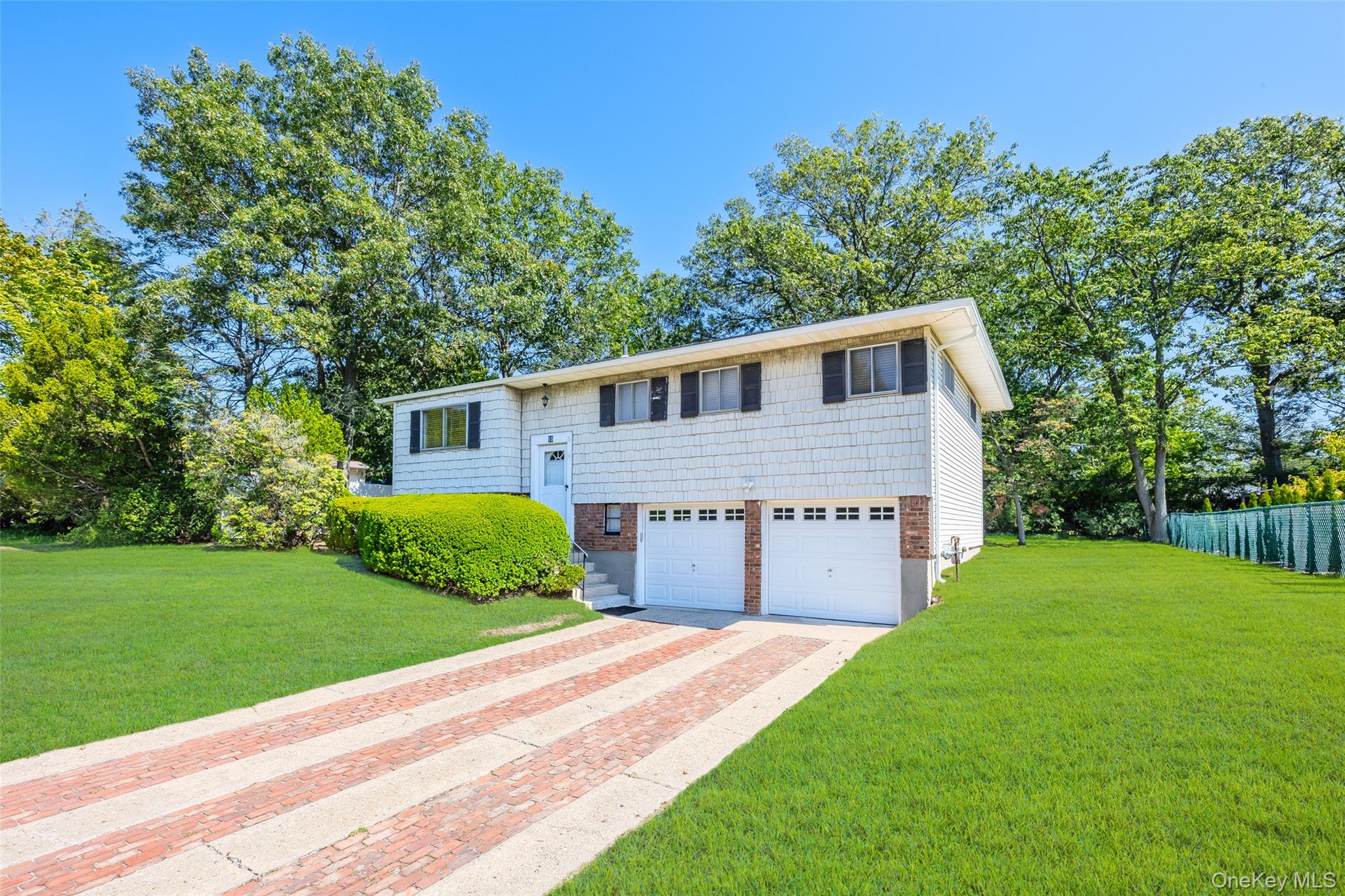 #1 photo, 15 Belford Lane, Smithtown , NY 11787