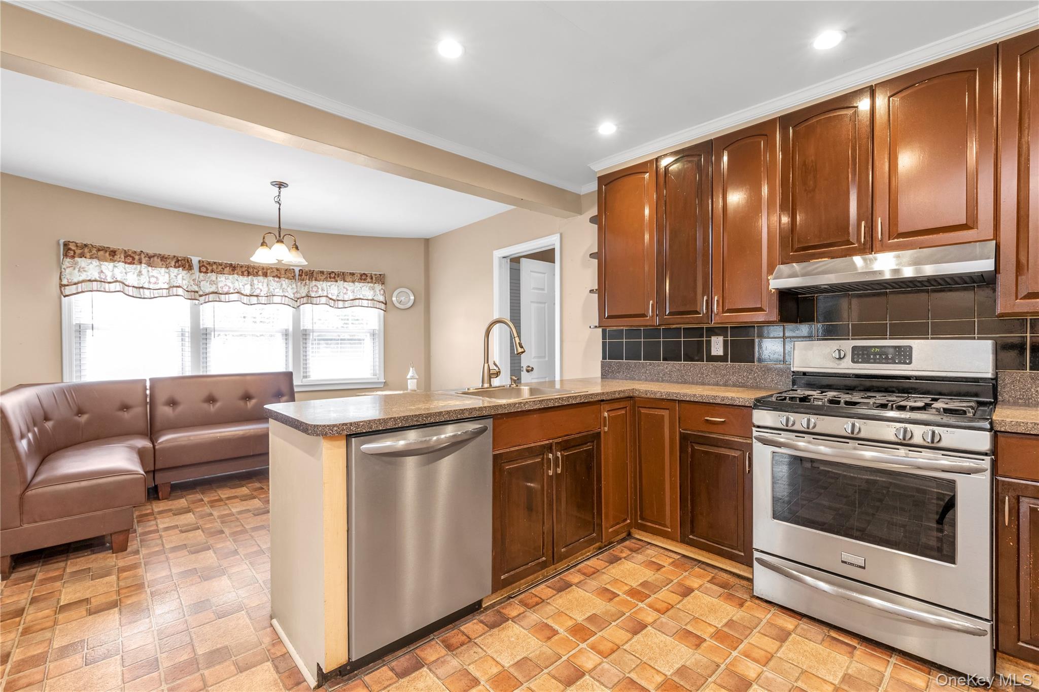 #10 photo, 56 Albermarle Avenue, Valley Stream , NY 11580