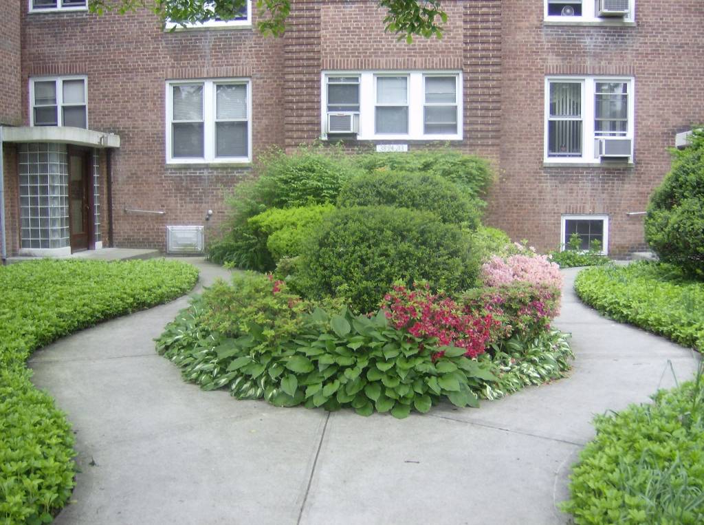 #5 photo, 38-24 213th St, BAYSIDE , NY 11361