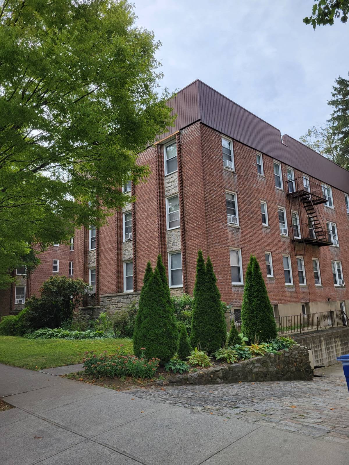 #6 photo, 38-24 213th St, BAYSIDE , NY 11361