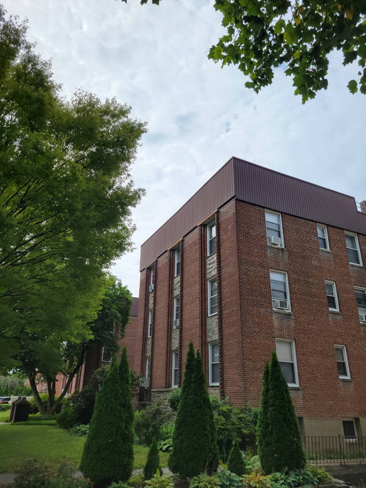 #8 photo, 38-24 213th St, BAYSIDE , NY 11361