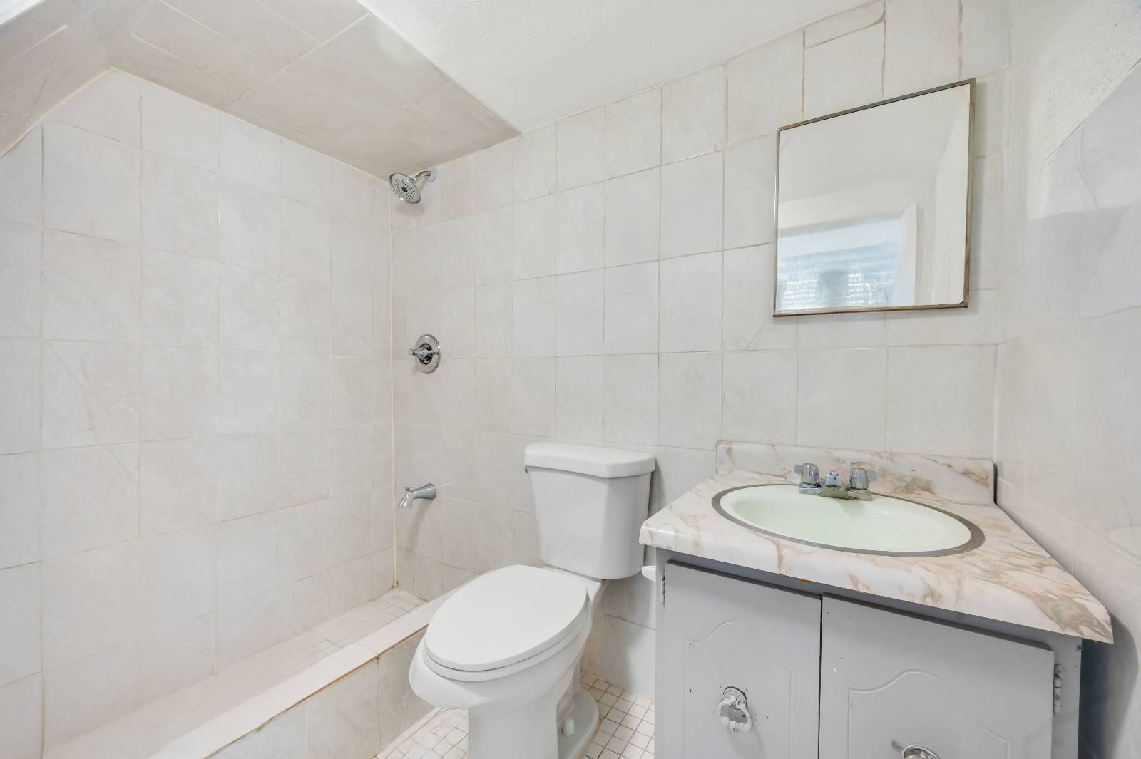 #11 photo, 548 Keller Avenue, Elmont , NY 11003