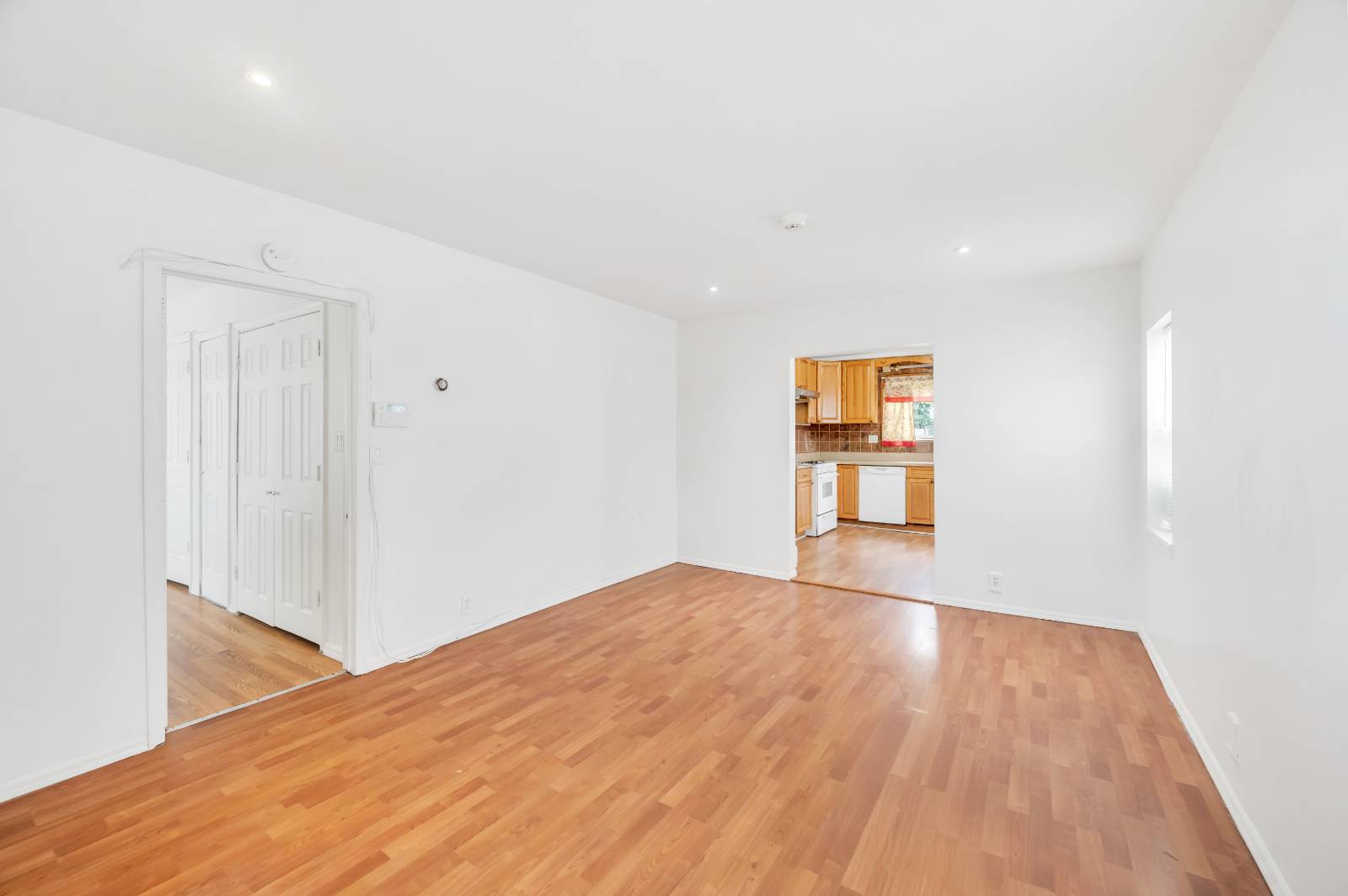 #5 photo, 548 Keller Avenue, Elmont , NY 11003