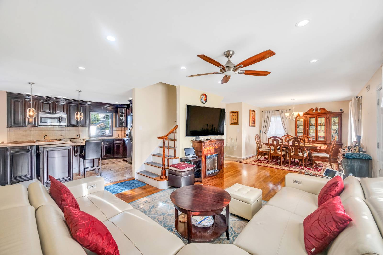 #5 photo, 154 8th Street, Bethpage , NY 11714