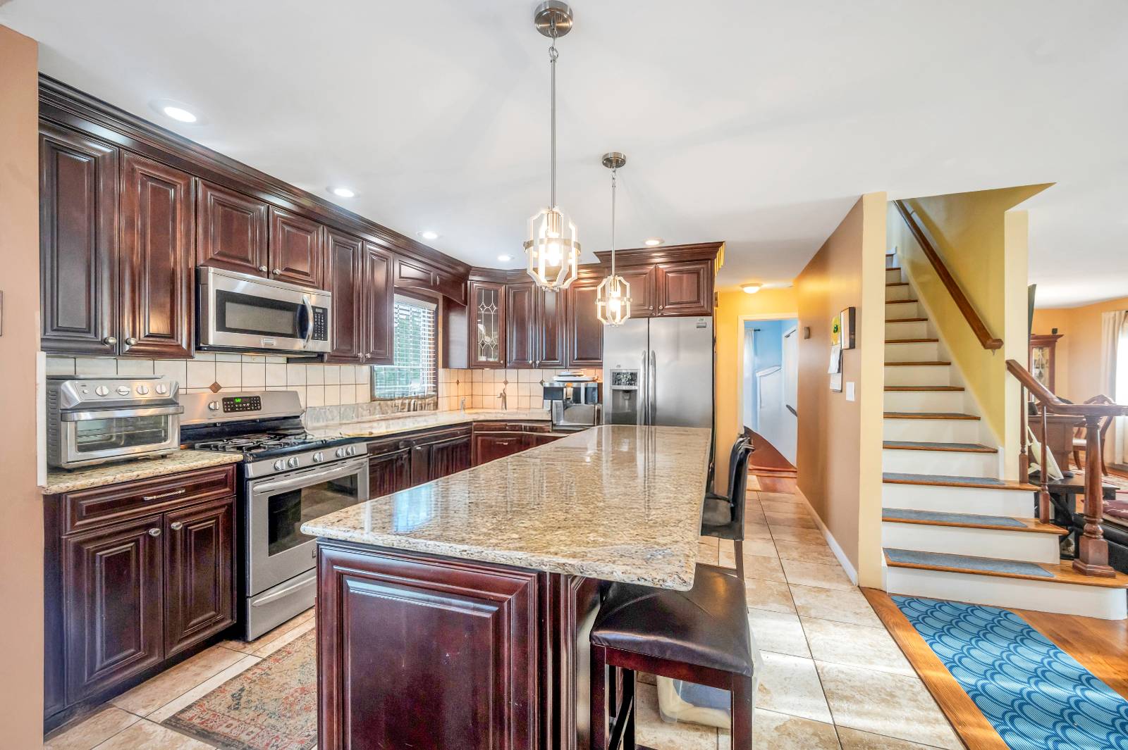 #7 photo, 154 8th Street, Bethpage , NY 11714