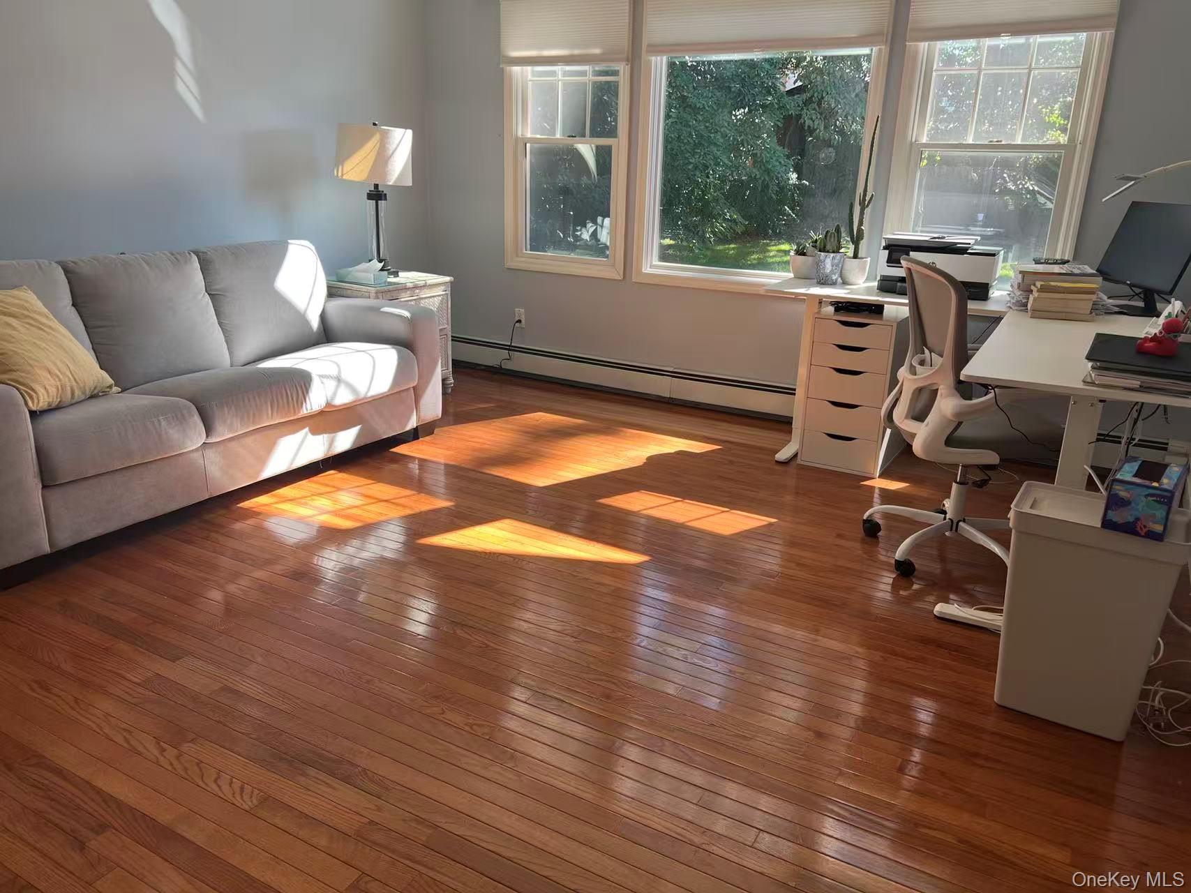 #11 photo, 2 Sunset Lane, Garden City , NY 11530