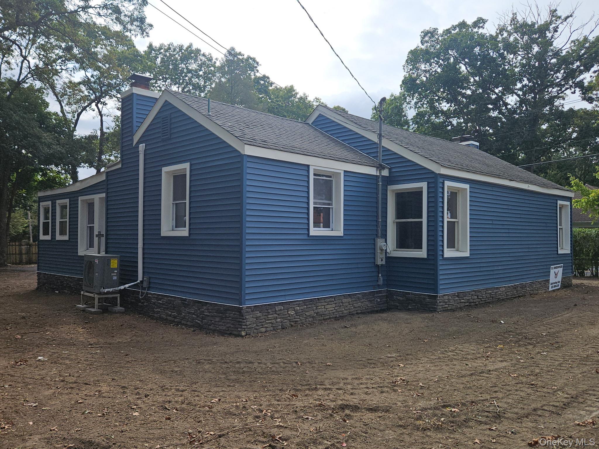 #1 photo, 700 Hallock Avenue, Port Jefferson Station , NY 11776