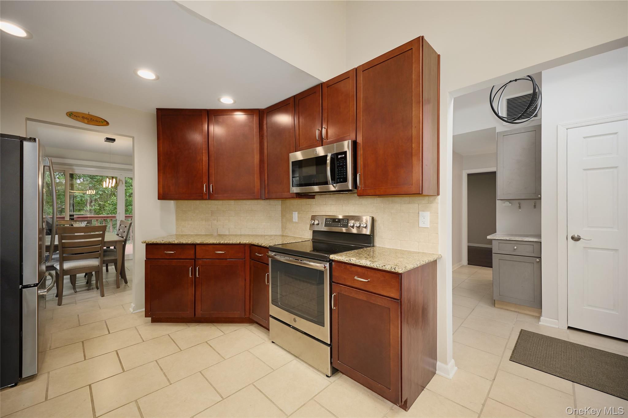 #17 photo, 41 Bridle Path Road, Ossining , NY 10562