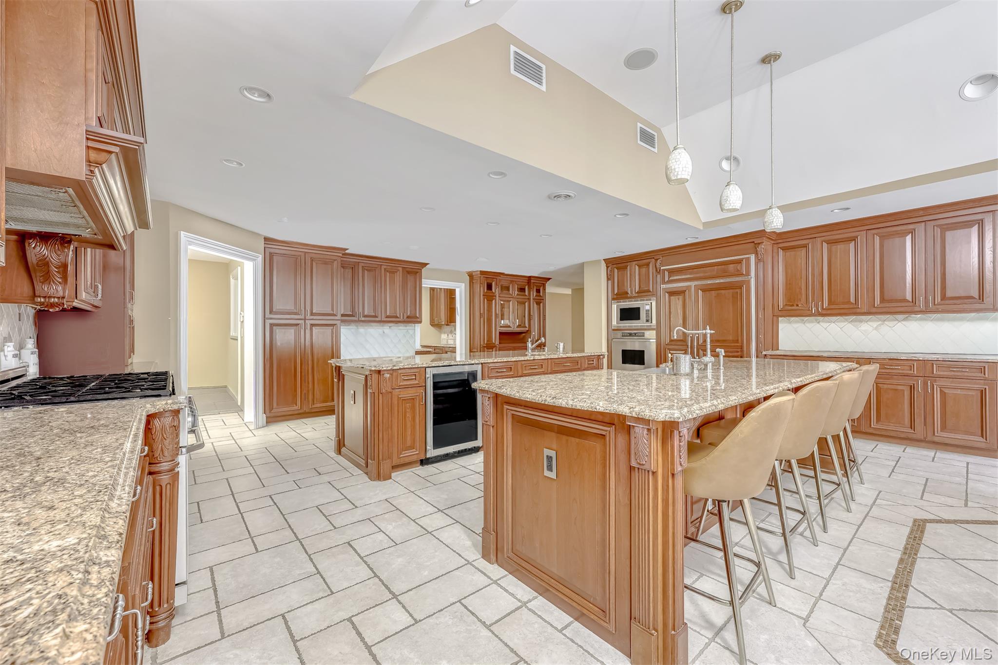 #8 photo, 15 Golden Road, Suffern , NY 10901