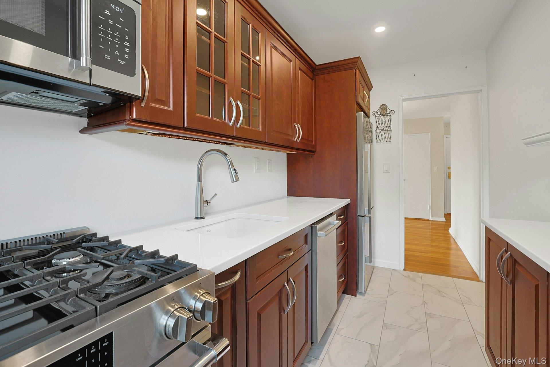 #13 photo, 19 Old Mamaroneck Road, White Plains , NY 10605