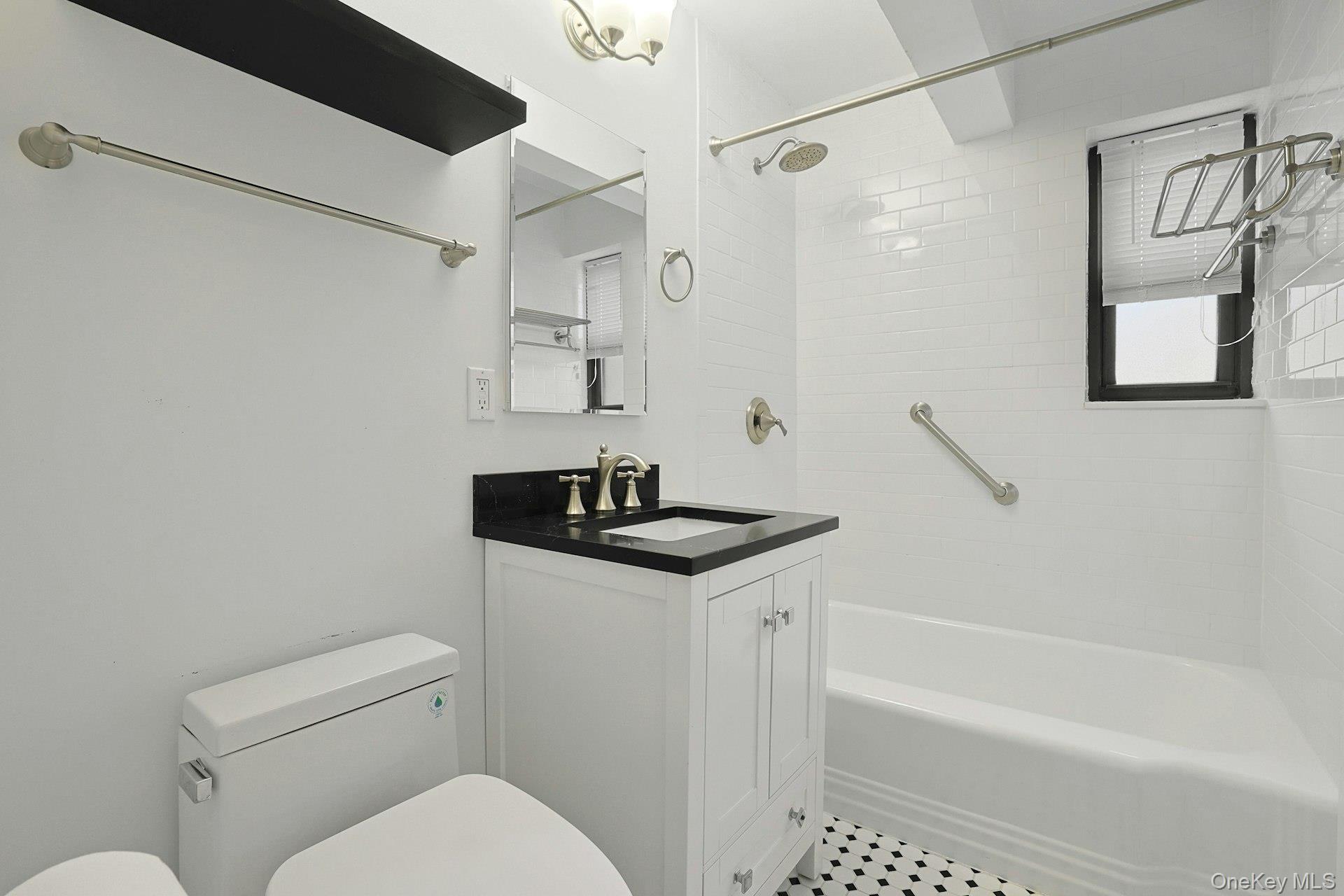 #19 photo, 19 Old Mamaroneck Road, White Plains , NY 10605