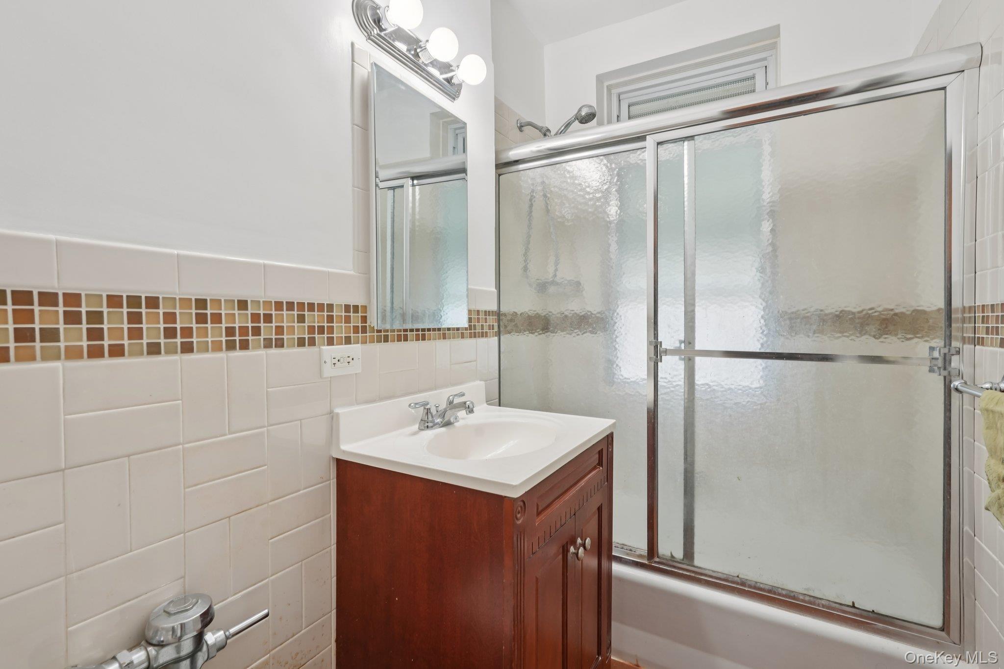 #11 photo, 315 King Street, Port Chester , NY 10573