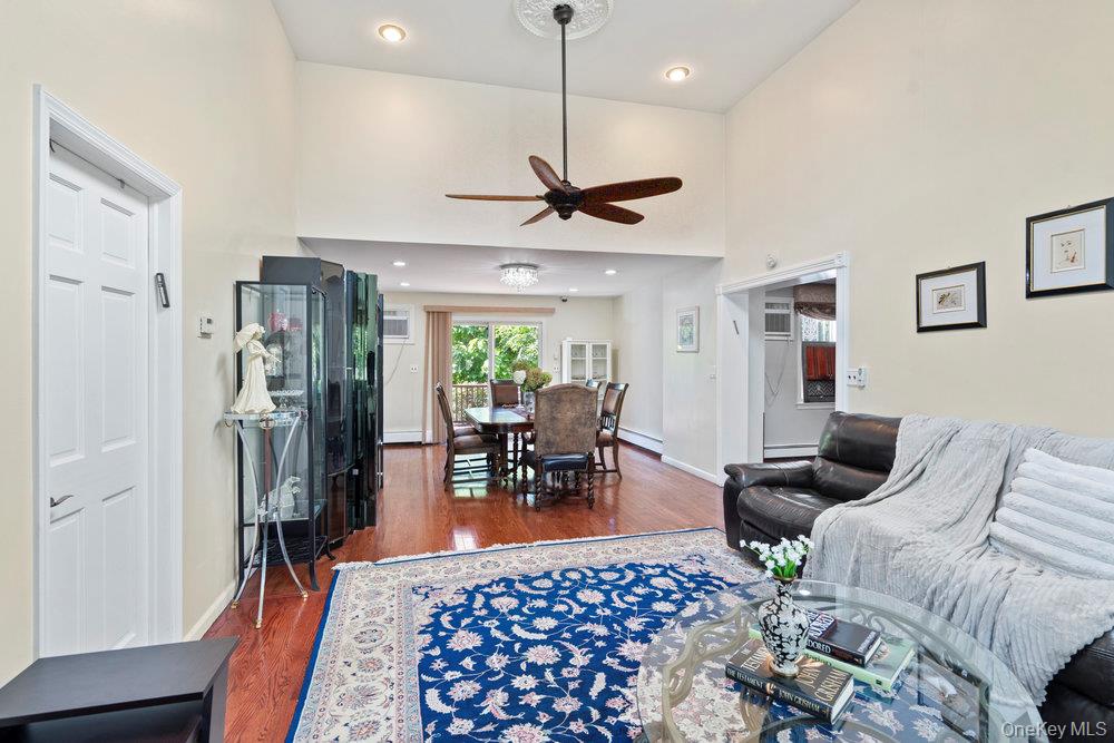 #11 photo, 118 Grant Avenue, ナッソー郡 Albertson , NY 11507